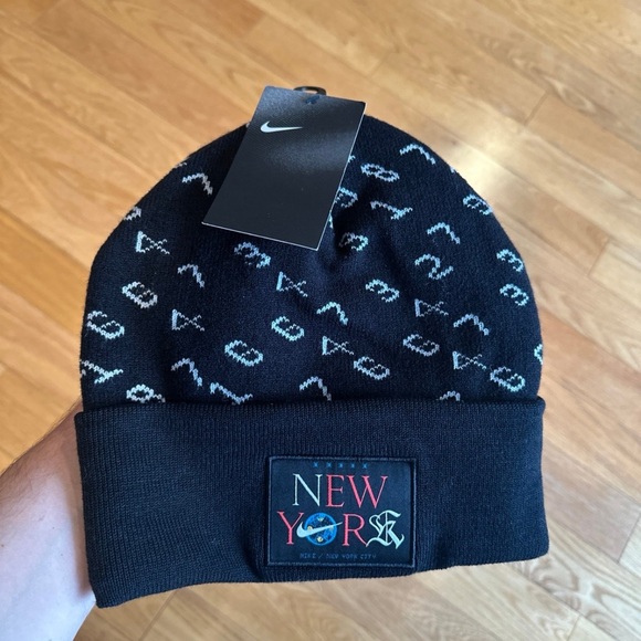Nike Black New York Beanie - Picture 1 of 3